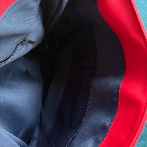 Hunter Bold Red Backpack - Picture 12 of 15